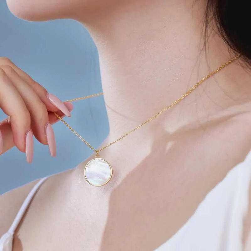 White shell honeycomb pendant on gold electroplated sterling silver 925 clavicle chain necklace for women