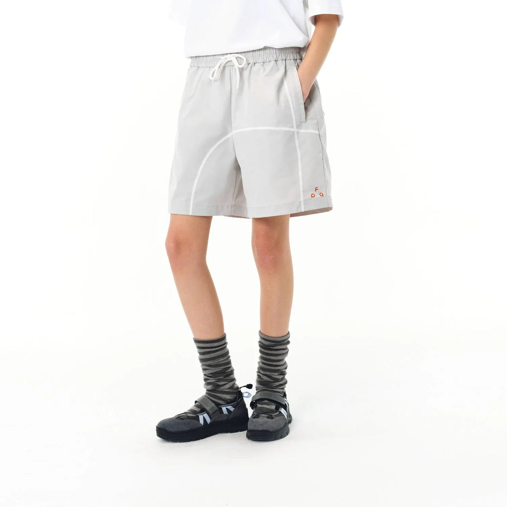 Men's polyester drawstring shorts in loose fit design with elastic waistband