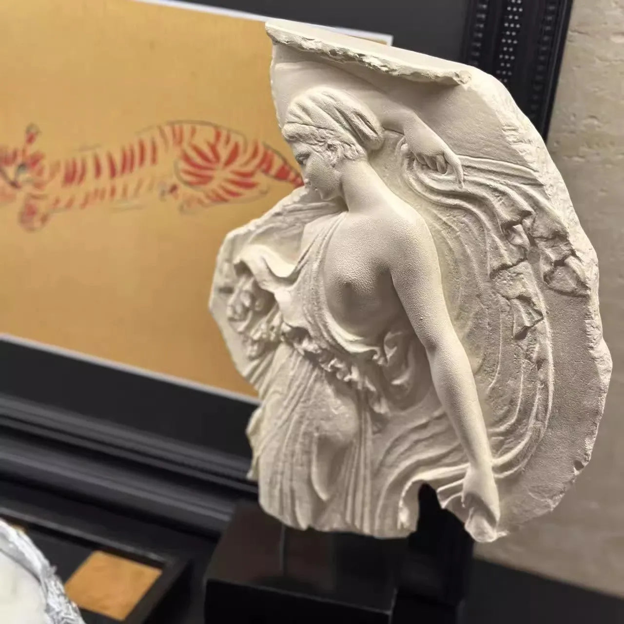 Wine Goddess synthetic resin sculpture ornament with modern styling measuring 21x7x35cm