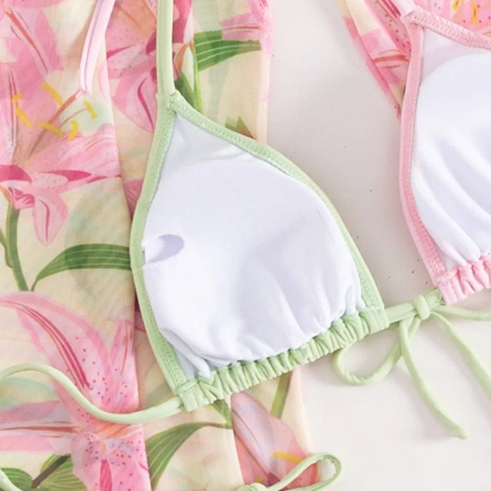 Printed bikini swimsuit for women, shown in the style of picture one, for swimming and wading.