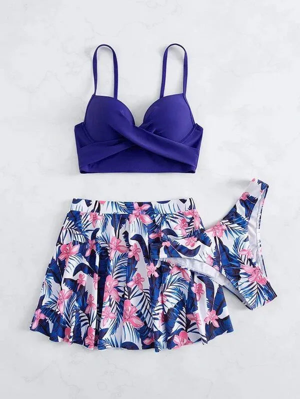 Three-piece women's bikini swimsuit with high-waist bottoms in polyester fabric