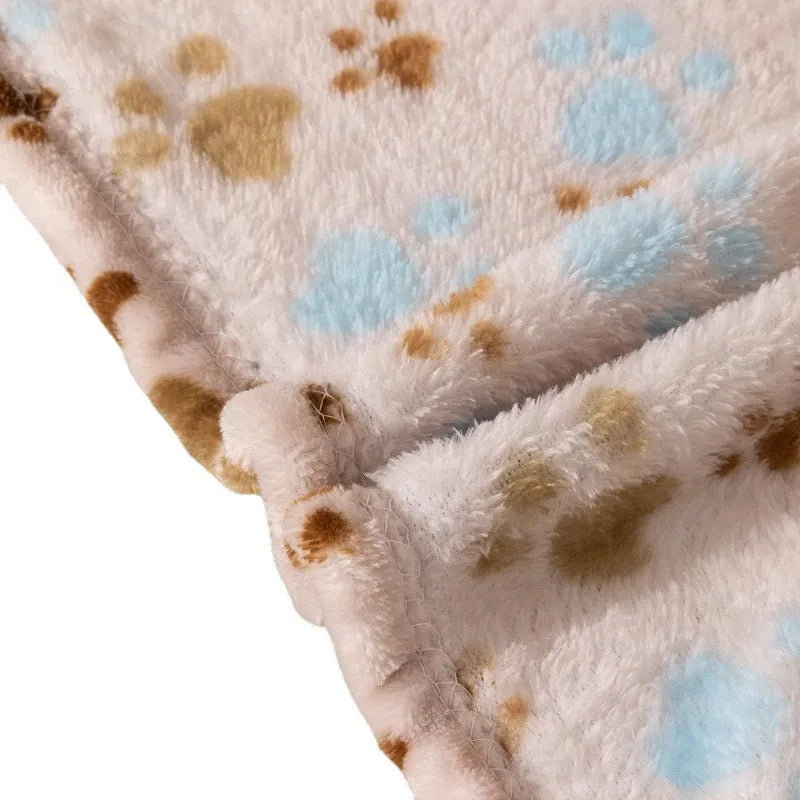 Blue cartoon dog print pet blanket measuring 100x120cm with double-sided flannel fabric